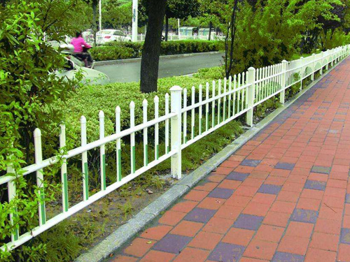 草坪护栏