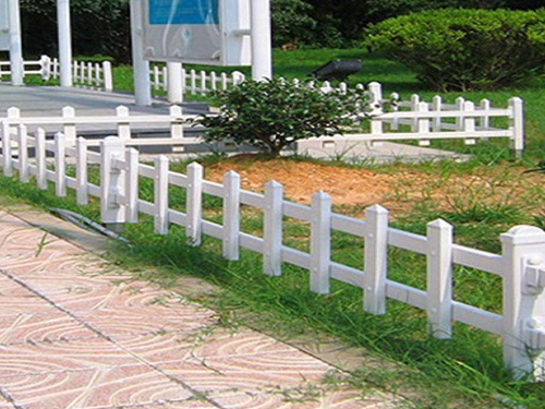 草坪护栏